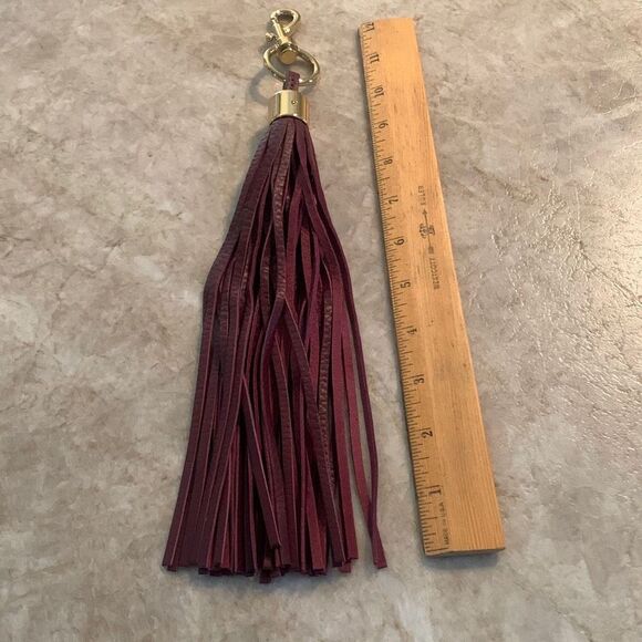 Large Wine Color Tassell - Picture 4 of 4